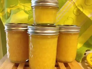 Homemade Lemon Curd – Rich, Creamy, Sweet & Tangy Lemon Spread in Jars